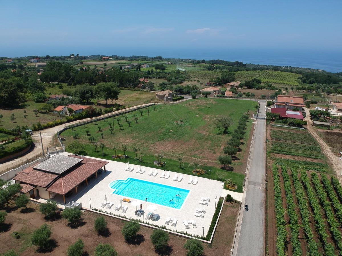 Borgo San Cosmo Tropea Bed & Breakfast Brattiro Exterior photo